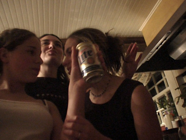 girls_beer.jpg